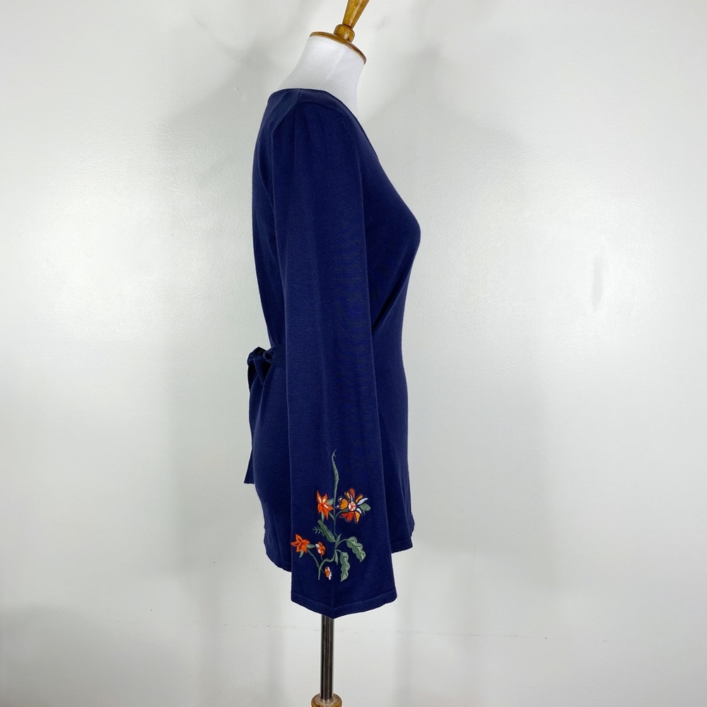 NEW Harlow and Rose Embroidered Bell Sleeve Sweater Sz. S - Picture 4 of 12